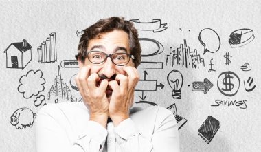 Genç serin adam korkmuş