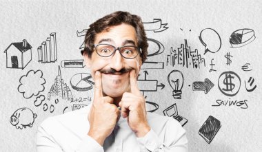 gülümseyen genç serin adam