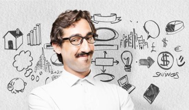 gülümseyen genç serin adam