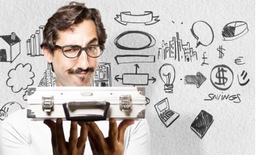 bir çanta ile genç serin adam