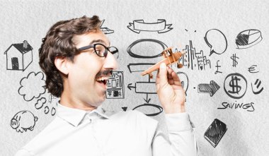 ahşap bir uçakla genç serin adam