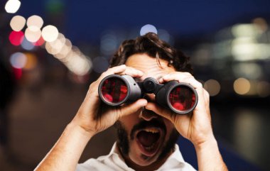 dürbün ile genç serin adam