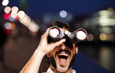 dürbün ile genç serin adam