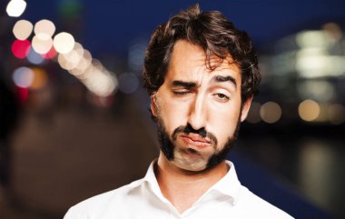 Genç serin adam sıkıcı 