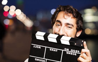 bir tokmağı ile genç serin adam