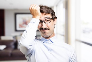 kaybeden genç serin adam poz