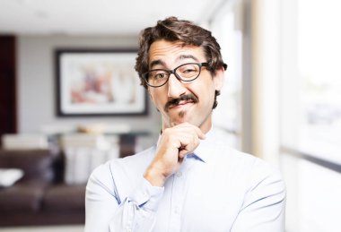 düşünme genç serin adam