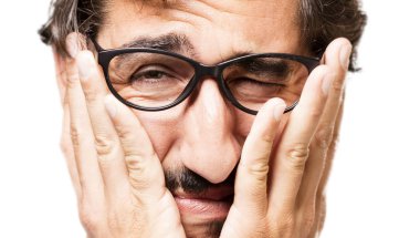 kaybeden genç serin adam poz