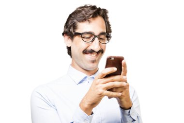 bir cep telefonu ile genç serin adam