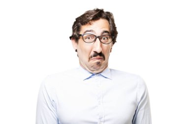 Genç serin adam korkmuş