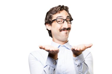 cool delikanlı bir şeyler gösteriyor