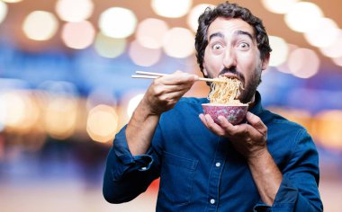 man yemek suşi erişte pot