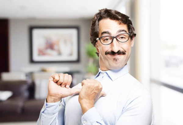 Joven fresco hombre en orgullosa pose — Foto de Stock