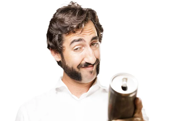 Joven fresco hombre con una cerveza — Foto de Stock