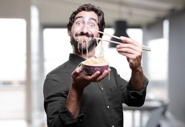 man yemek suşi erişte pot