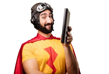 bir kitapla deli süper kahraman