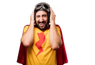 deli süper kahraman kapsayan kulaklar