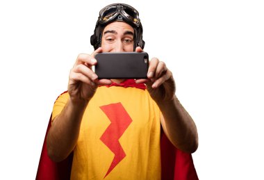 cep telefonu ile deli süper kahraman