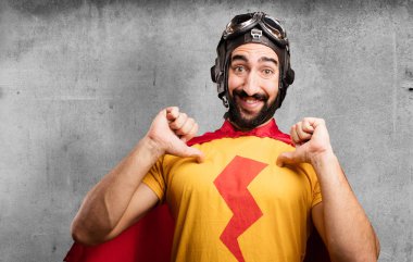 gurur poz deli süper kahraman