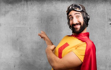 deli süper kahraman gösteren jest