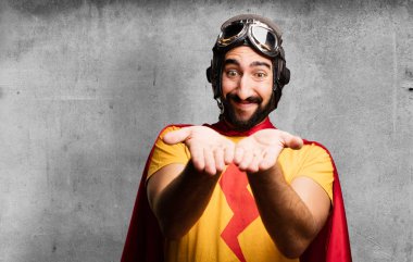 deli süper kahraman gösteren jest