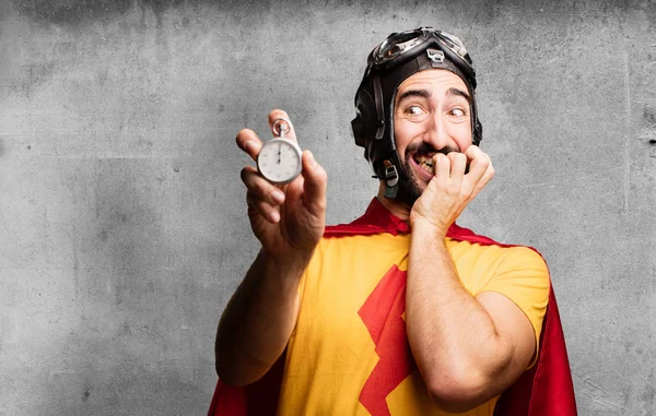 korkmuş poz deli süper kahraman