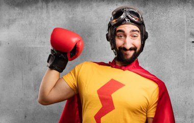 poz mücadelede deli süper kahraman