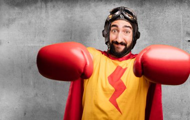 poz mücadelede deli süper kahraman