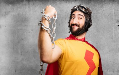 bir zincir ile deli süper kahraman