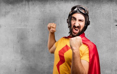 poz mücadelede deli süper kahraman