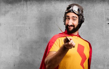 bıçak ile deli süper kahraman