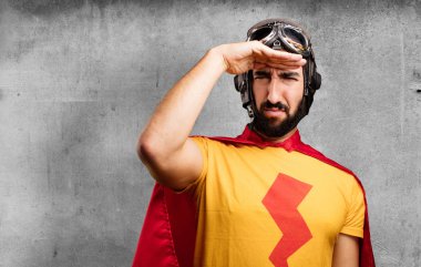 deli süper kahraman çok arıyorum