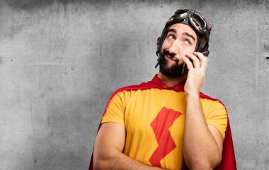 cep telefonu ile deli süper kahraman