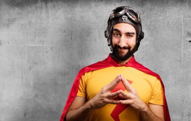 bir şeyler planlıyor deli süper kahraman