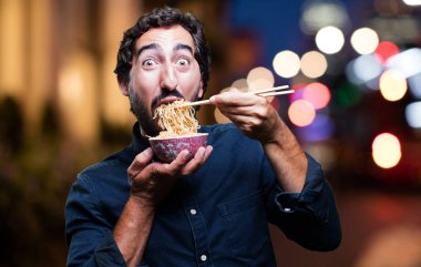 man yemek suşi erişte pot