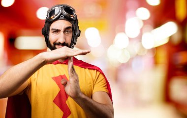 zaman aşımı işareti ile deli süper kahraman