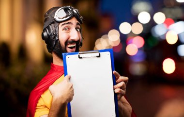 raporlu deli süper kahraman