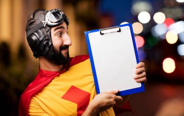 raporlu deli süper kahraman