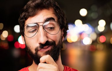 Düşünme genç deli adam