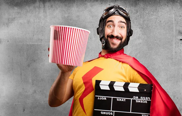 tokmağı ile deli süper kahraman