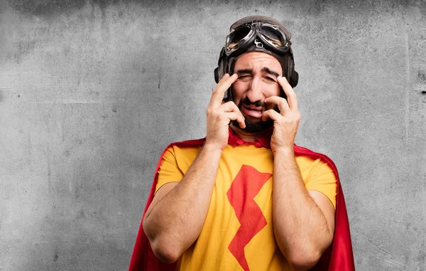 Verrückter Superheld weint — Stockfoto