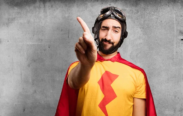 diagree hareketi ile deli süper kahraman