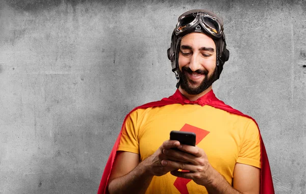 cep telefonu ile deli süper kahraman