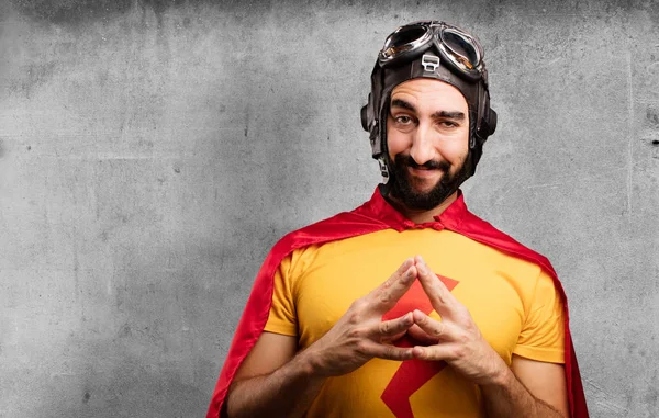 bir şeyler planlıyor deli süper kahraman