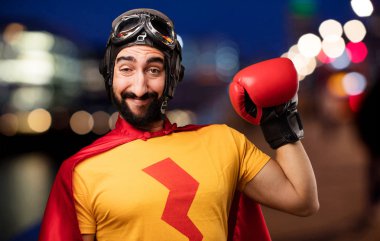 poz mücadelede deli süper kahraman