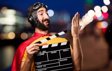 tokmağı ile deli süper kahraman