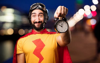 deli süper kahraman ile masa saati