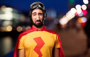 ağlayan deli süper kahraman