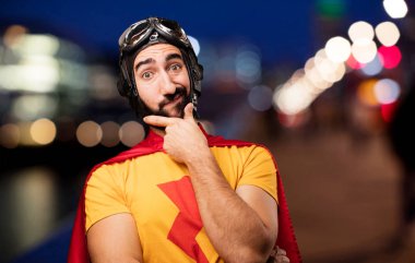 düşünme deli süper kahraman