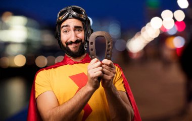 at nalı ile deli süper kahraman